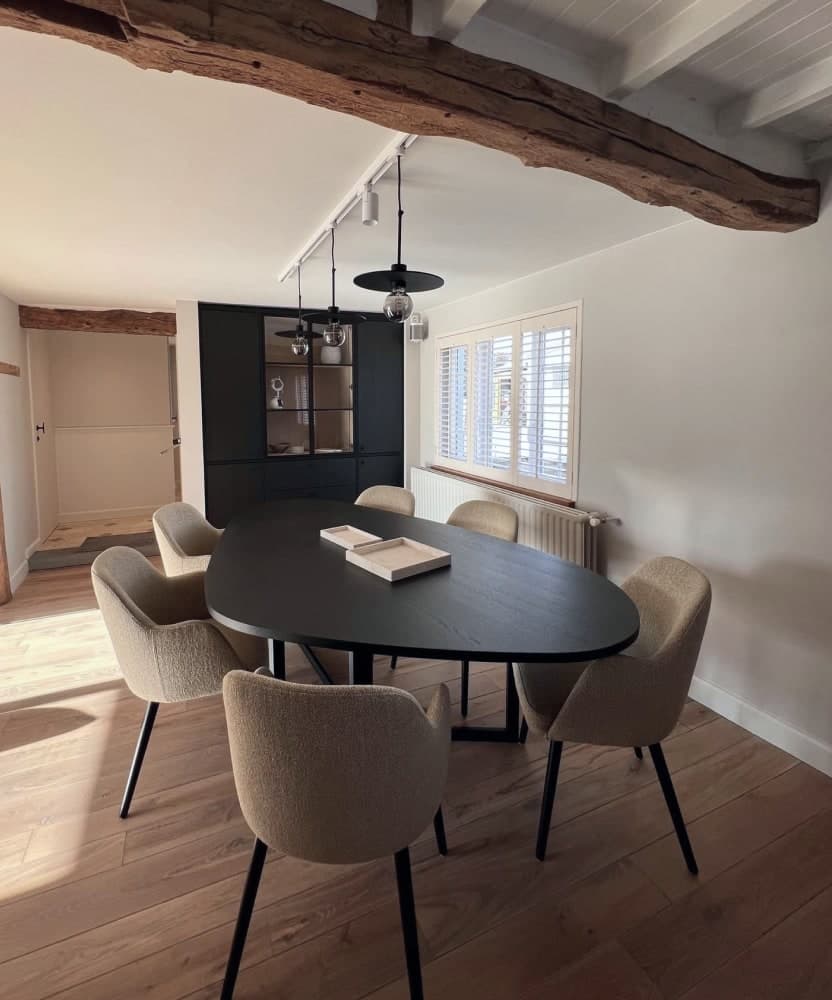 Landelijk interieur met warme aardetinten geschilderd door Fresh Decor in Limburg
